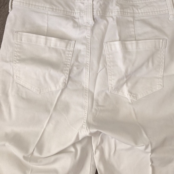 Lee classic fit white shorts - Picture 4 of 6